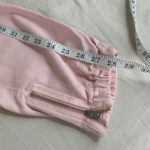 GUESS Women's Pink Tencel Cuffed Ankle Zip Leg Bowie Cargo Chino Pants Size 27 - Picture 8 of 10